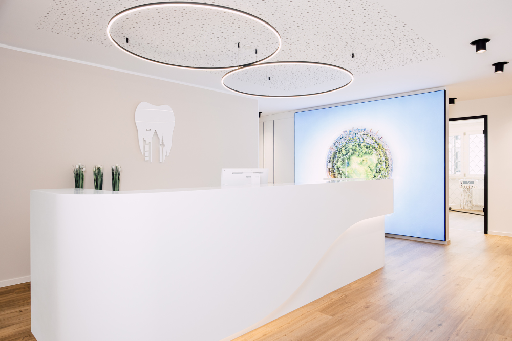 zahnarzt-frankfurt-riedberg-foto-empfang zahnarzt-frankfurt-riedberg foto-empfang